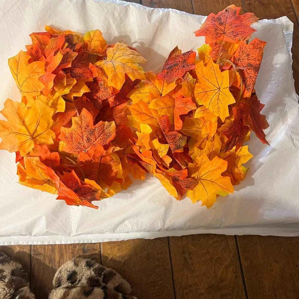 Autumn Maple Leaf Decorations